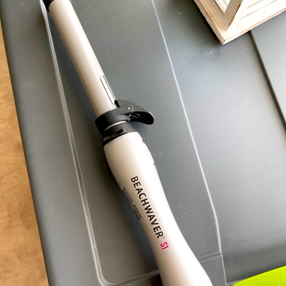 Beachwaver curling iron